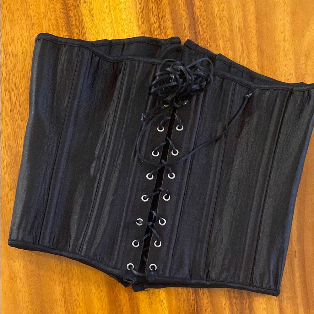 BNWOT Black Lace-Up Corset Shapewear With great silver Hardware Quality & Chic